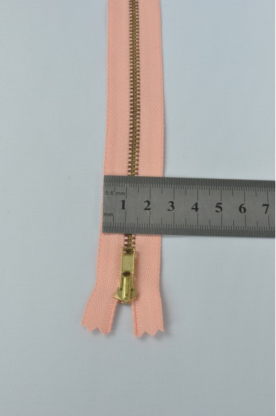 ZIP081  1號拉鏈  金銅金屬拉鏈   單頭密尾拉鏈   不設單獨拉鍊訂購  側面照